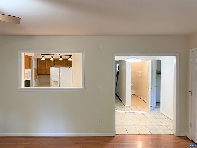 Building Photo - 3159 Saddlebrook Ln