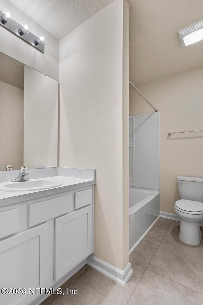 Building Photo - 21 Temple Dr