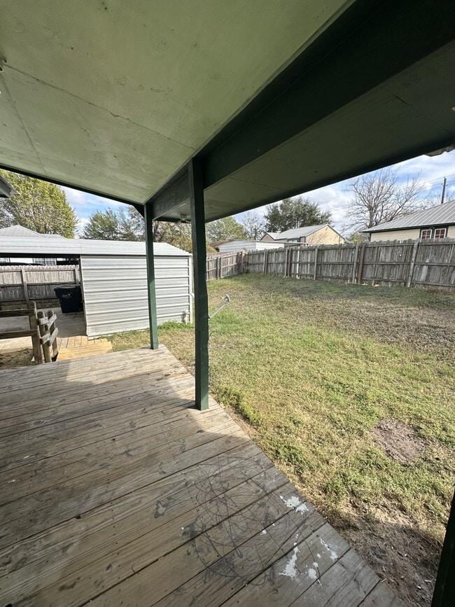 Building Photo - 1000 E Main St