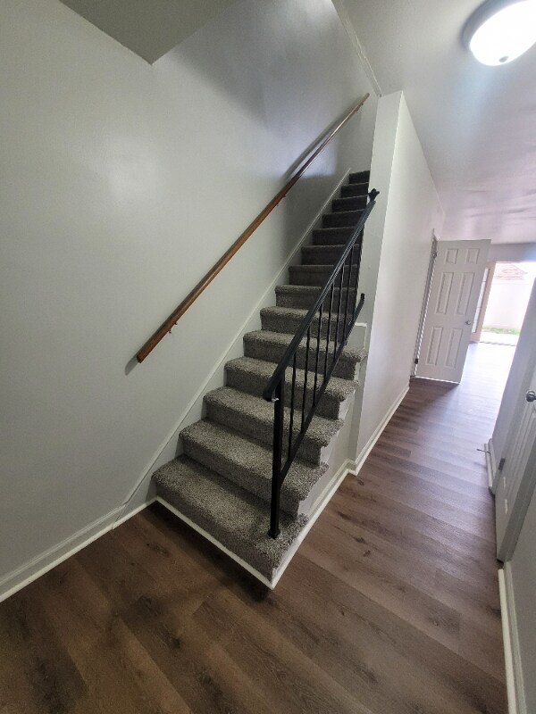 Building Photo - 4 Bainbridge Ave