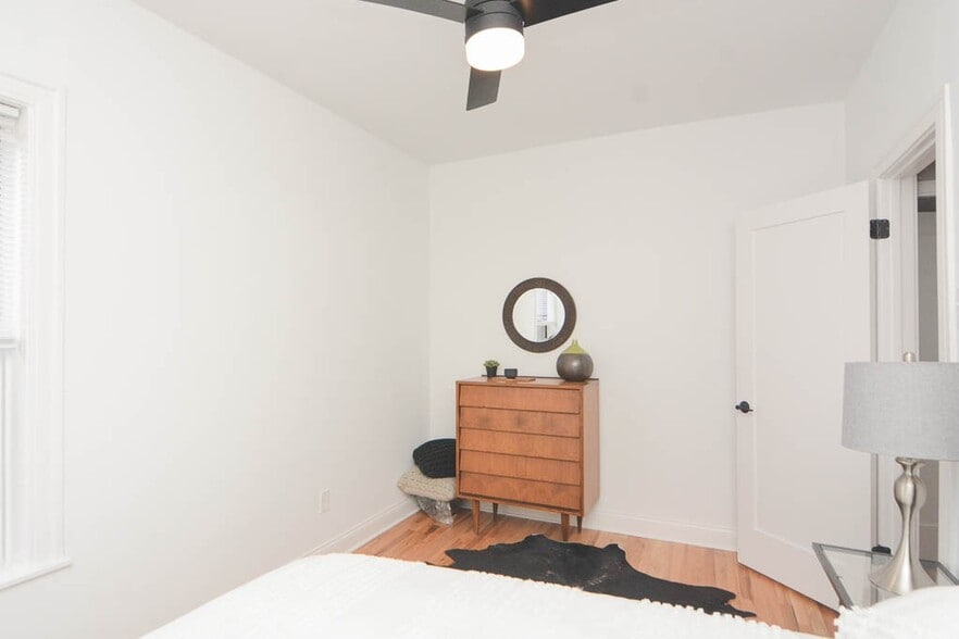 Building Photo - 630 W Stratford Pl