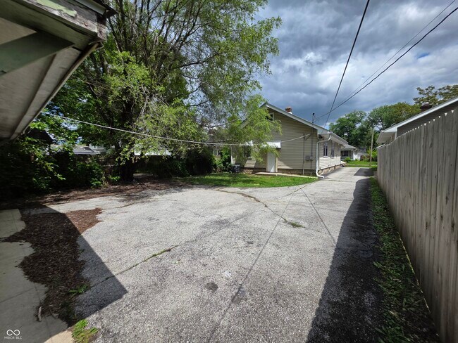 Building Photo - 1534 Dawson St