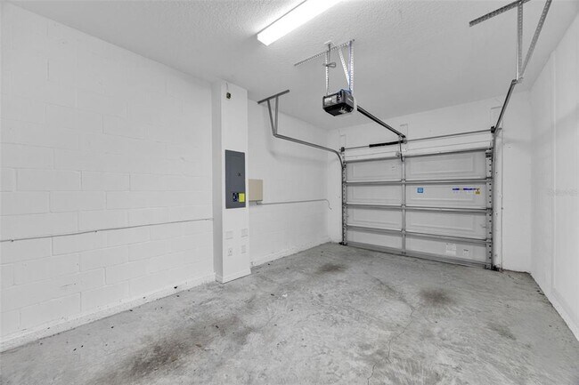 Building Photo - 6321 Tillandsia Pl