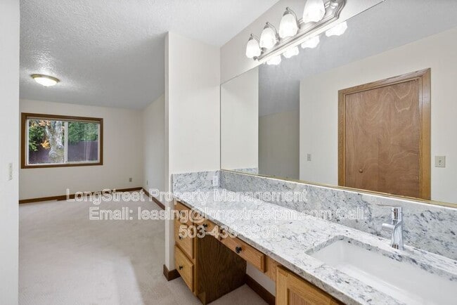 Building Photo - 13777 SE 115th Ave