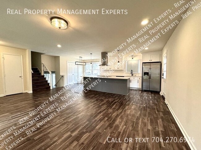 Building Photo - Stunning 4BR/3BA Home in Charlotte!