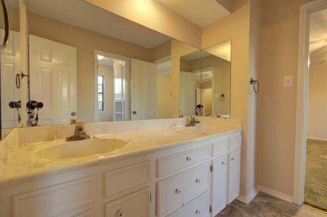 Building Photo - 7890 Blackman Ferry Rd