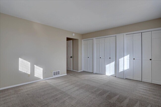 Building Photo - 3 Bedroom 3 Bathroom Home on a 1 Acre Lot