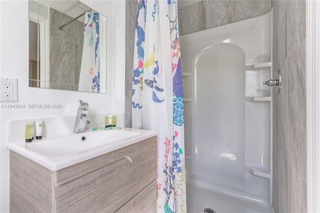 Building Photo - 427 S 24th Ave