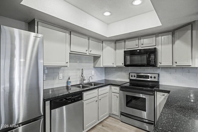 Building Photo - 1920 E Maryland Ave