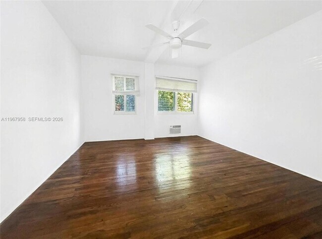 Building Photo - 841 W 40th St