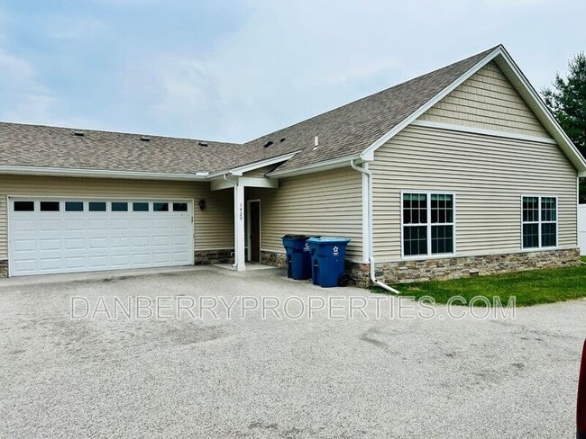 Primary Photo - 1429 River Park Ln