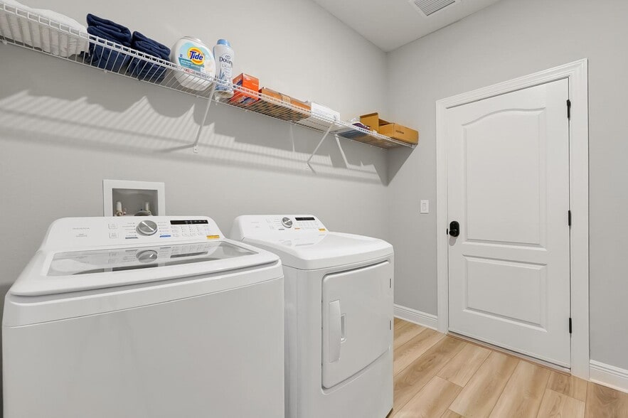 Building Photo - 7692 Somersworth Dr