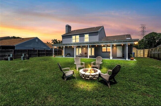 Building Photo - 16208 Pebblebrook Dr