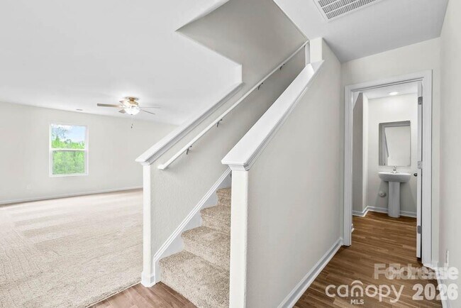 Building Photo - 1305 Nia Rd