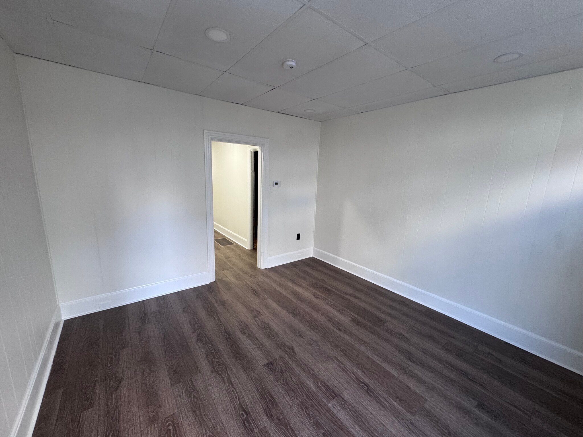 Building Photo - 110 E Locust St