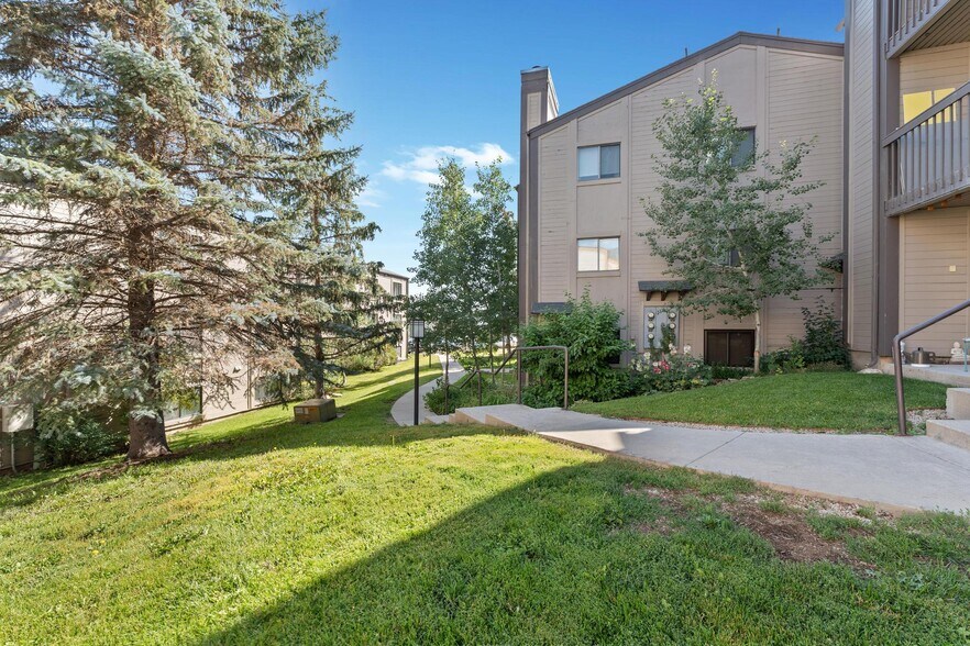 Building Photo - 1650 Upper Ironhorse Loop