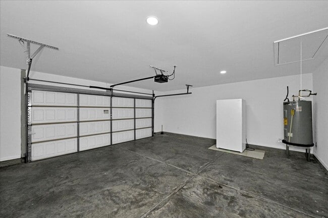 Building Photo - 3 Bedroom, 2 Bath home.