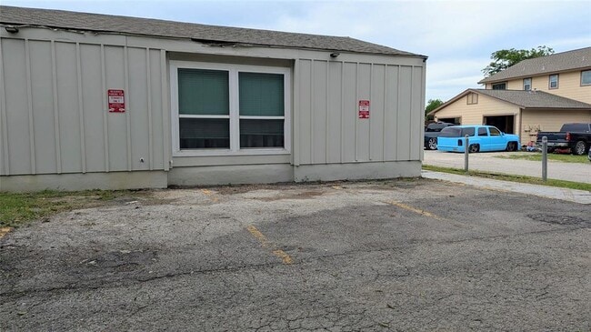 Building Photo - 4505 Teri Rd