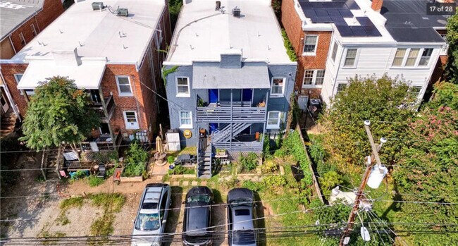 Building Photo - 2111 Maplewood Ave