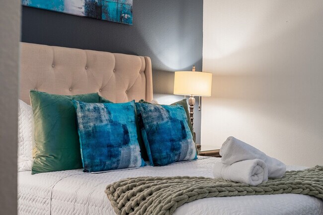 Building Photo - 421 Burma St