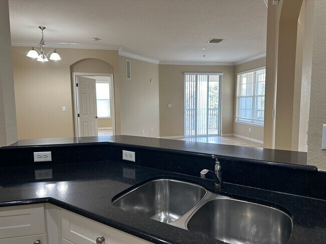 Building Photo - Top Floor Condo at Lakeside at Lakes of Wi...