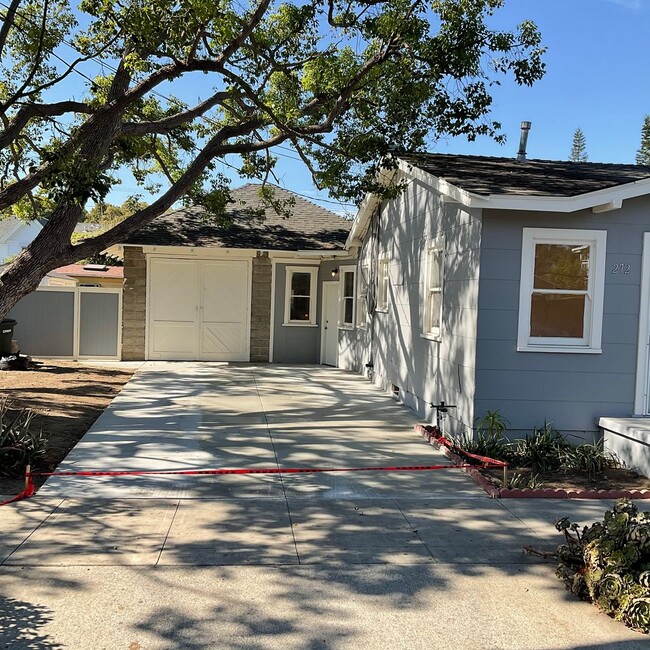 Building Photo - 272 S Grand St