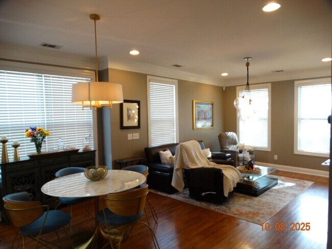 Building Photo - Perfect location in the heart of Pooler