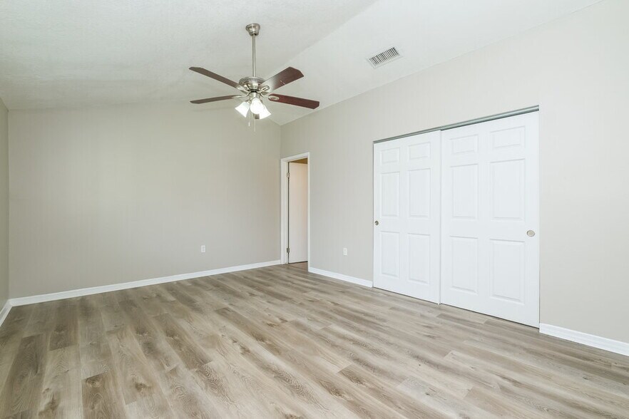 Building Photo - 1191 Mineola Cir