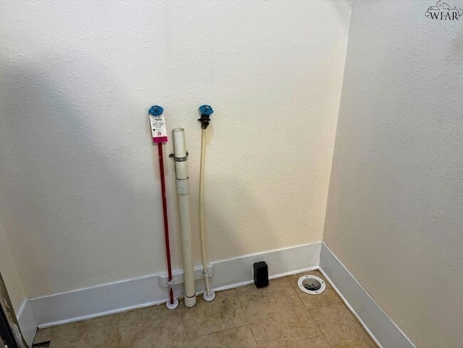 Building Photo - 2007 10th St