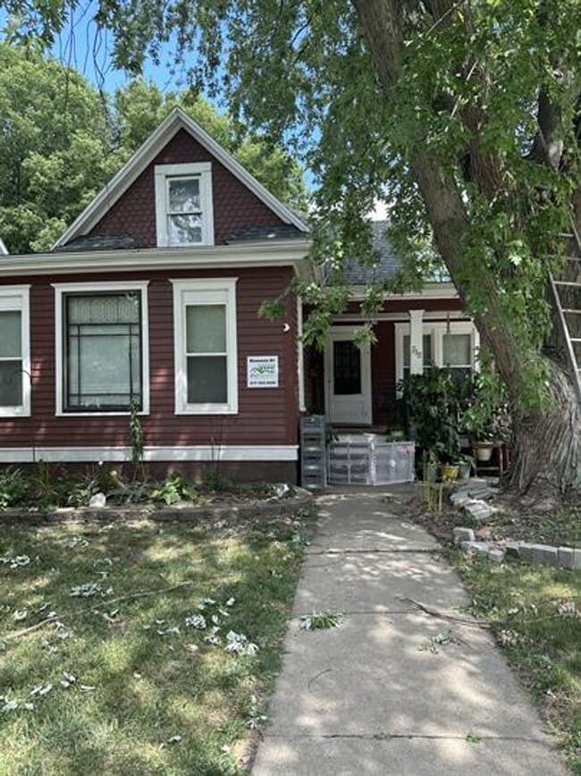 Primary Photo - 712 S State St