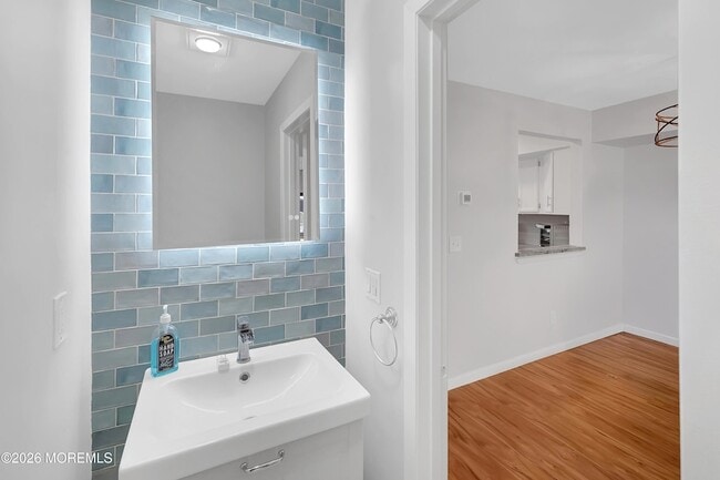 Building Photo - 51 Queens Way