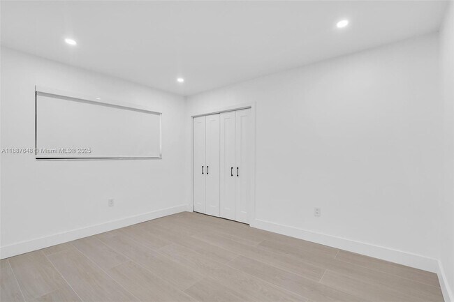 Building Photo - 1293 SW 22nd Ave