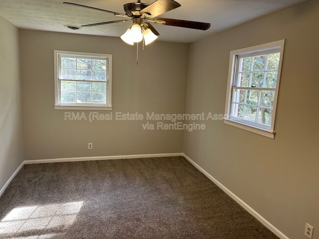 Building Photo - 1532 Meriwether St