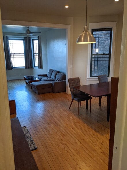Building Photo - 2533 W Cortez St