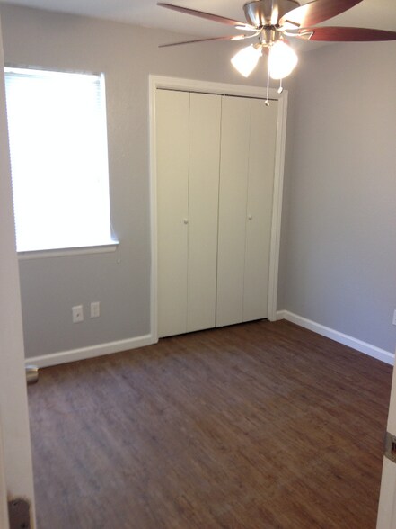 Building Photo - 4904 Merritt Dr