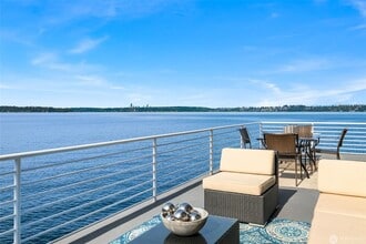Building Photo - 2bd/1.75ba Kirkland Condo