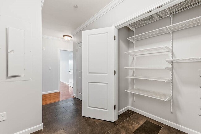 Building Photo - 446 Belgrade Ave