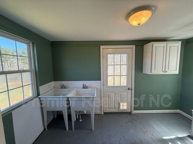 Building Photo - 3427 Old US 421 Hwy E