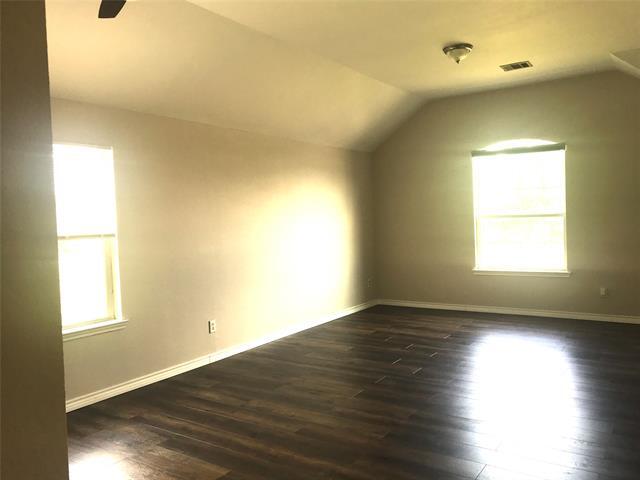 Building Photo - 492 Northbrook Ave