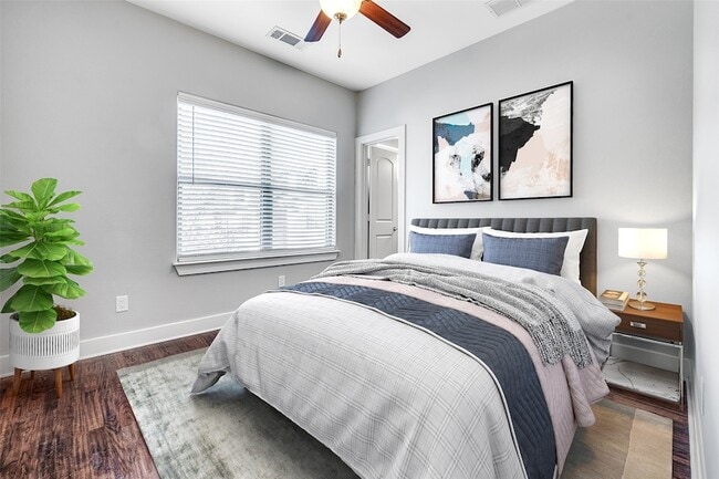 Building Photo - 4323 Dickason Ave