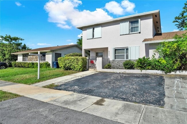 Building Photo - 20537 SW 92nd Ct