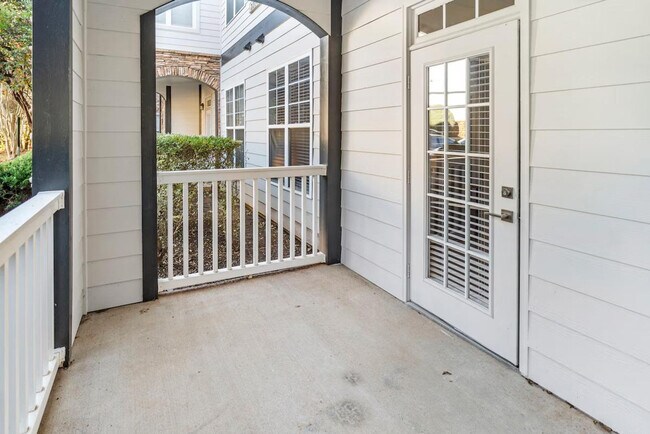 Building Photo - 2212 Brisbane Woods Way