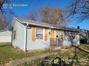 Building Photo - 820 W Broadway-