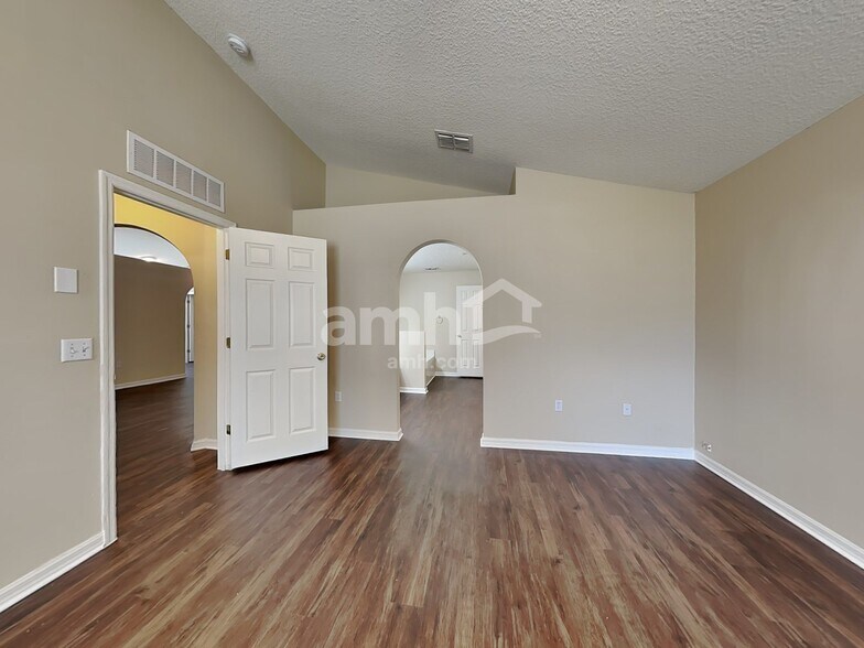 Building Photo - 11971 Cherry Creek Rd