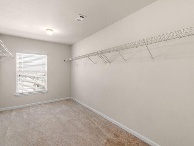 Building Photo - 2325 Braelin Loop