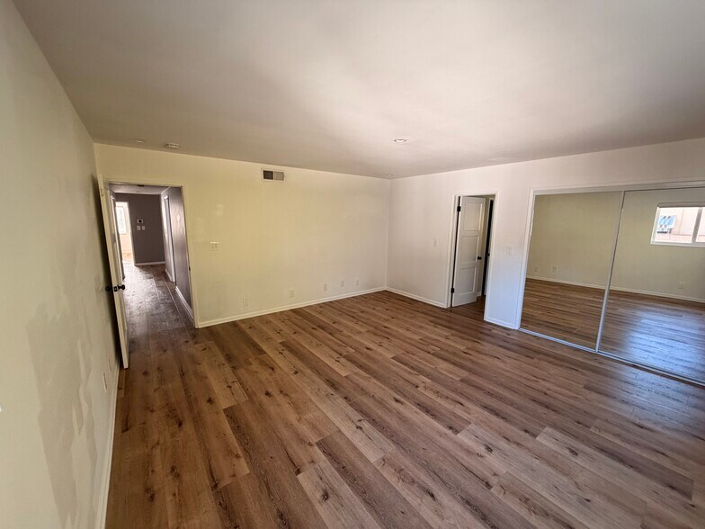 Building Photo - 5840 Allott Ave