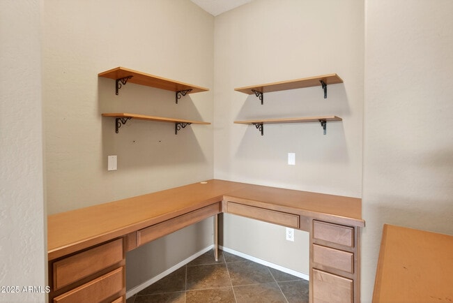 Building Photo - 42575 Abbey Rd