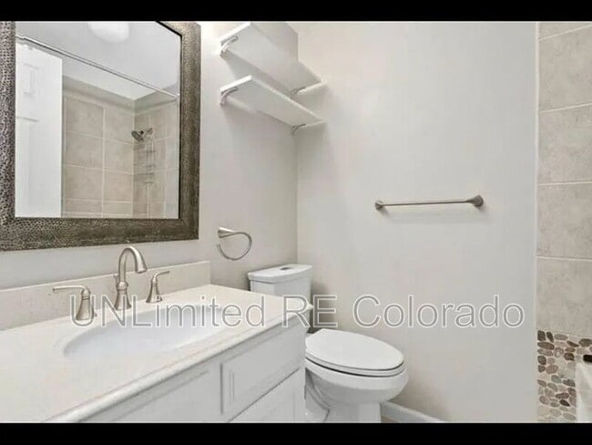 Building Photo - 7121 E Briarwood Cir