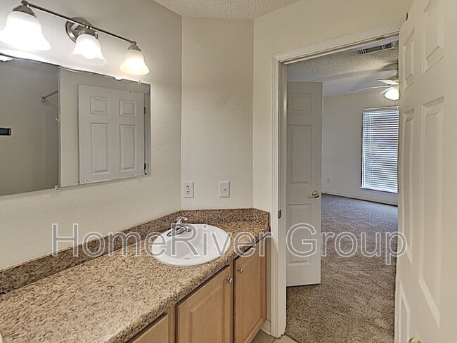 Building Photo - 8435 Chisholm Rd