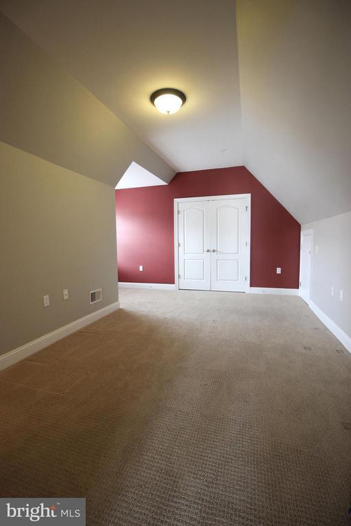 Building Photo - 421 N George Mason Dr